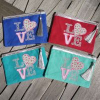 <font SIZE="+1">Pochette Love</font>