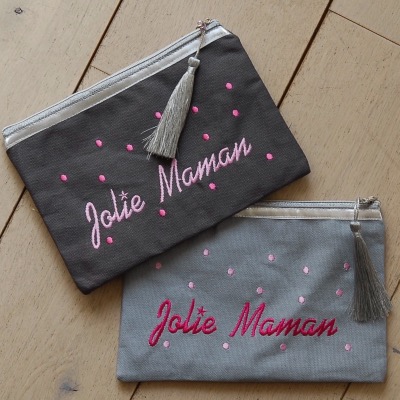 <font SIZE="+1">Pochette Jolie Maman!</font>